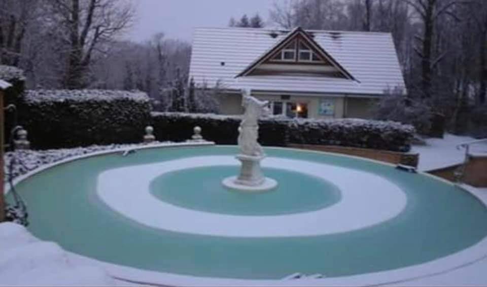Les Jardins Du Castel Gites Annick Et Jean Paul Saint-Georges-d'Esperanche Luaran gambar